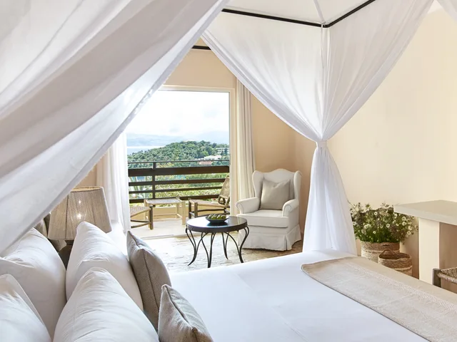 بنغل بإطلالة جزئية على البحر، Grecotel Daphnila Bay 1/2