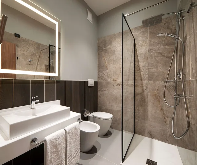 غرفة سوبيريور بسرير كينج، Radisson Hotel Naples Nola 3/4