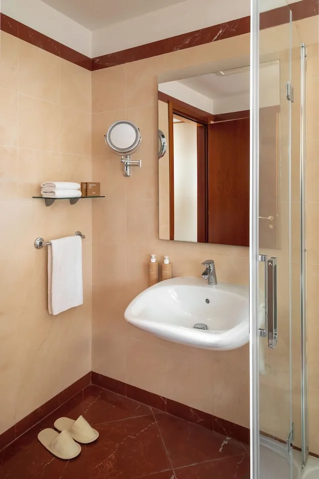 Room, Triple, 1 Queen and 1 Single Bed, Accessible, Diocleziano Hotel 9/10