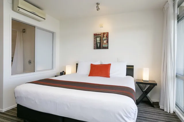استوديو فاخر بسرير كينج بإطلالة على البحيرة، The Reef Resort 2/10