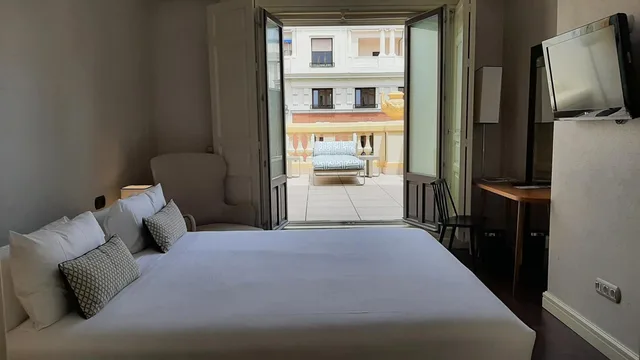 غرفة بريميوم بسرير مزدوج بشرفة، Hotel Sardinero Madrid 1/10