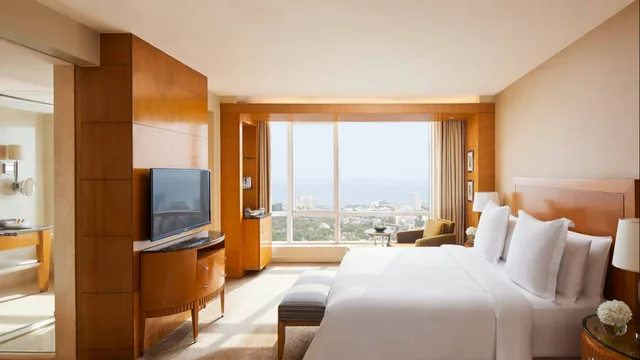 غرفة بريميير بإطلالة على البحر، Four Seasons Hotel Mumbai 1/1