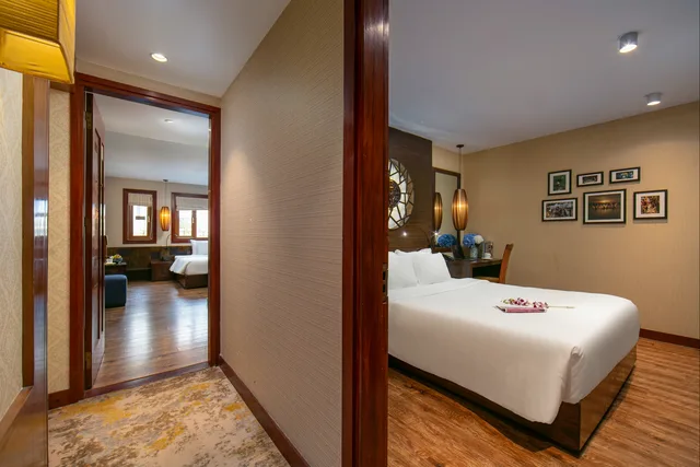 Connecting, Oriental, Suite, Oriental Suites Hotel And Spa 2/3