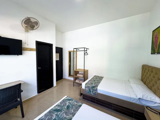 Standard, Twin Beds, Hotel Central Plaza 2/5