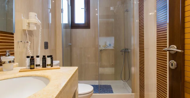 Exclusive, Beach Front, Ground Floor, Olympion Sunset 9/10
