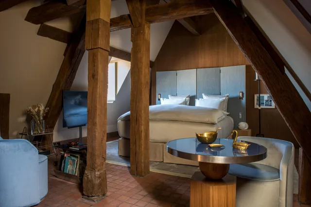 3 Bedrooms, Duplex, Family, Suite, Garden View, 3 Bathrooms, Pool Access, Cour des Vosges 2/2