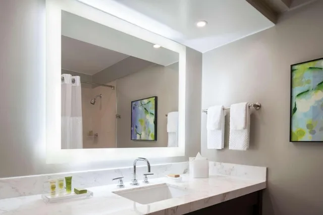 Room, 2 Double Beds, Ocean View, Beach Wing, Accessible, Caribe Hilton 4/5