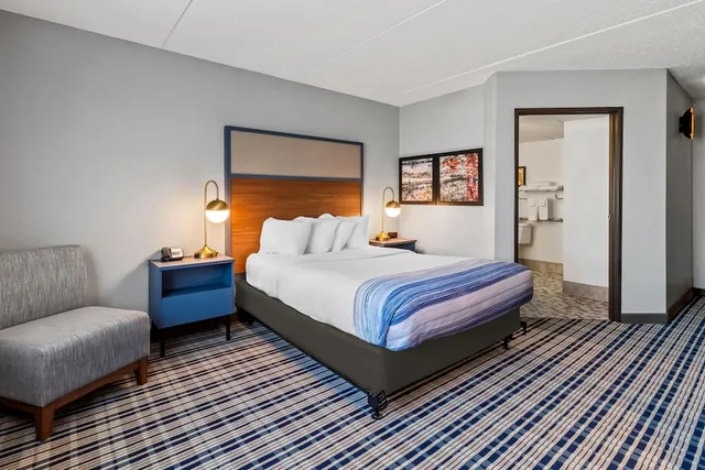 غرفة بسرير كوين لذوي الإعاقة، AmericInn by Wyndham Crookston U of M Crookston 2/7