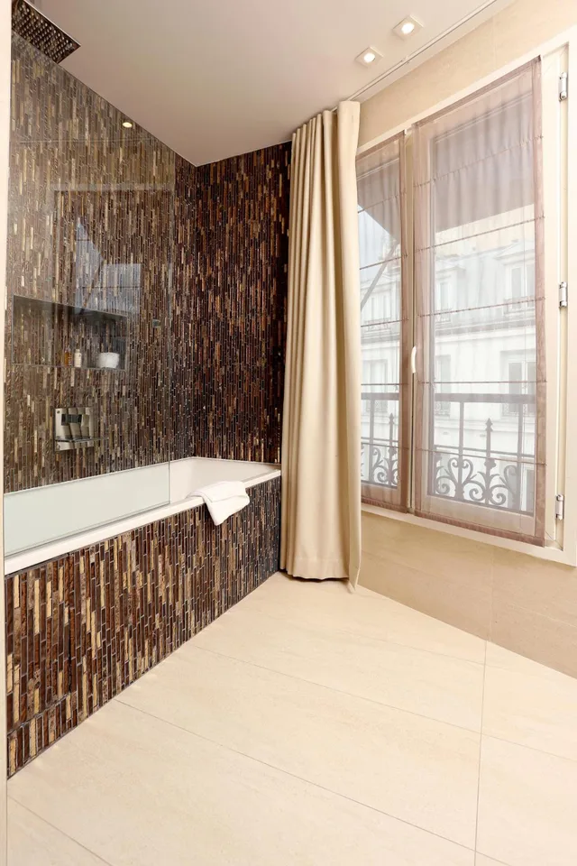 جناح بسرير مزدوج، Elysees Paris 2/4