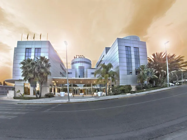غرفة بسرير مزدوج أو سريرين منفصلين مع سرير إضافي، Mas Camarena Hotel Formerly Husa Mas Camarena 1/1
