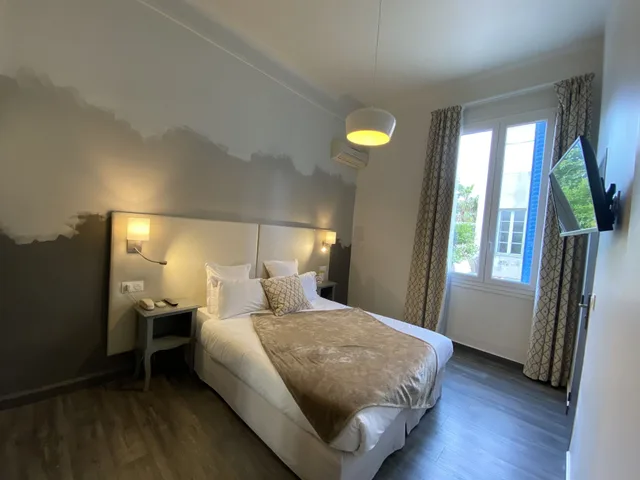 غرفة قياسية بسرير كوين، Majestic Hotel 7/10
