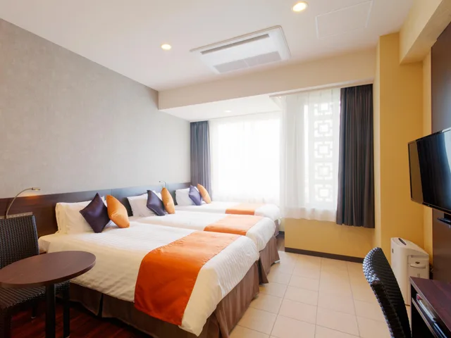Hollywood, Twin Beds, 3 Beds، Naha Central Hotel 1/1