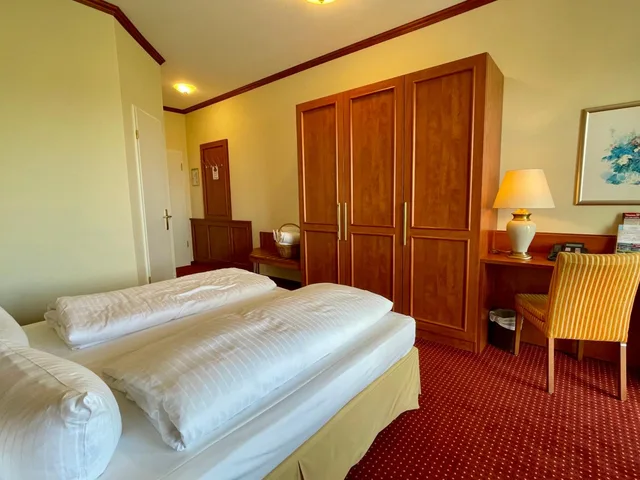Room, King Bed, Land View، Morada Strandhotel Ostseebad Kuhlungsborn 4/6