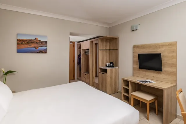 Standard, Double or Twin Bed, Partial Sea View, Qawra Palace Resort & Spa 3/4