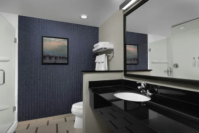 غرفة بسريرين كوين مع أريكة، Fairfield Inn Suites Fayetteville North 5/5