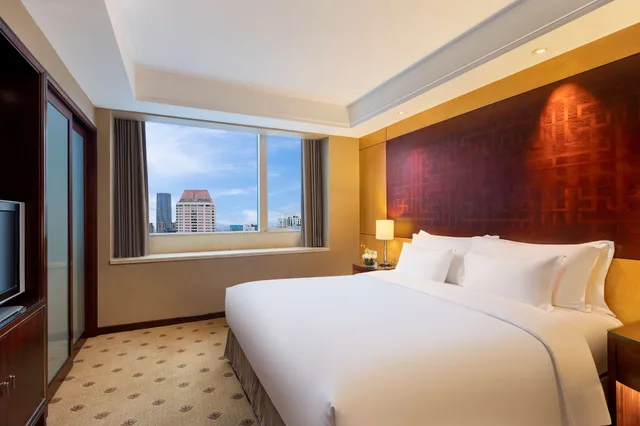 غرفة تنفيذية بسرير كوين، Radisson Collection Hyland Shanghai 4/10