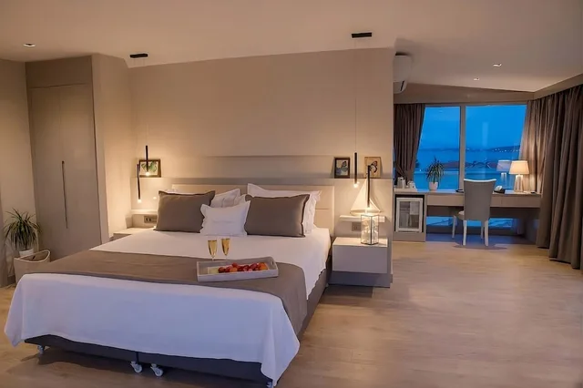 جناح بسرير كينج بشرفة، Kalyon Cesme 2/3