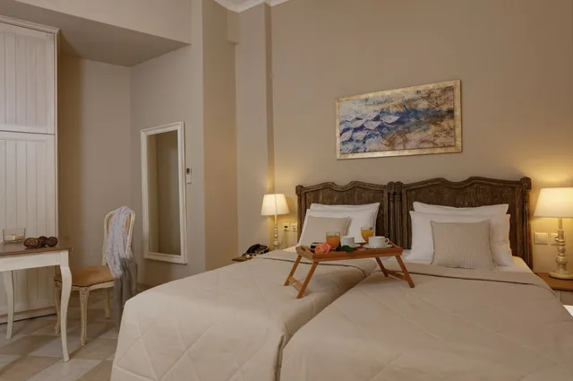 جناح سوبيريور بسريرين منفصلين بغرفة نوم واحدة مع أريكة، Ionia Suites 4/5