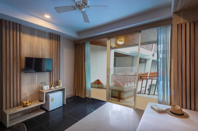 غرفة ديلوكس بسرير مزدوج أو سريرين منفصلين بشرفة، Lanta Sand Resort And Spa 10/10