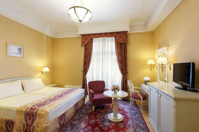 غرفة كلاسيكية بسرير مزدوج بغرفة نوم واحدة، Danubius Hotel Astoria City Center 5/8