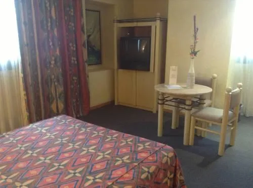 غرفة سوبيريور رباعية، HOTEL SEVILLA 1/2