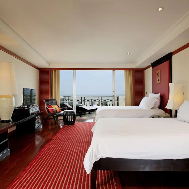 جناح مع دخول صالة النادي، Hilton Hua Hin Resort and SPA 3/5