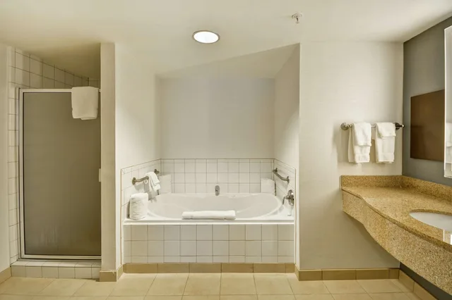 جناح لذوي الإعاقة، Hilton Garden Inn Gulfport Airport 4/4