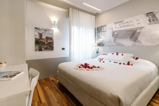 غرفة بسرير مزدوج أو سريرين منفصلين، Giulietta E Romeo 7/8