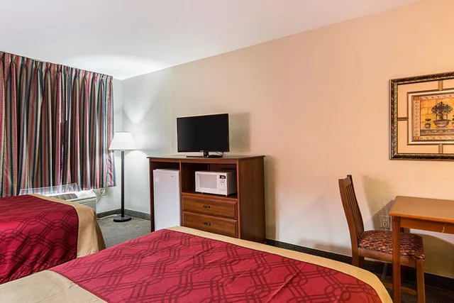 غرفة قياسية بسريرين مزدوجين، Econo Lodge Andrews Air Force Base 3/4