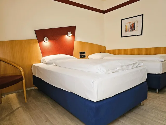 غرفة قياسية بسريرين منفصلين، Arvena Park Nuremberg 8/10