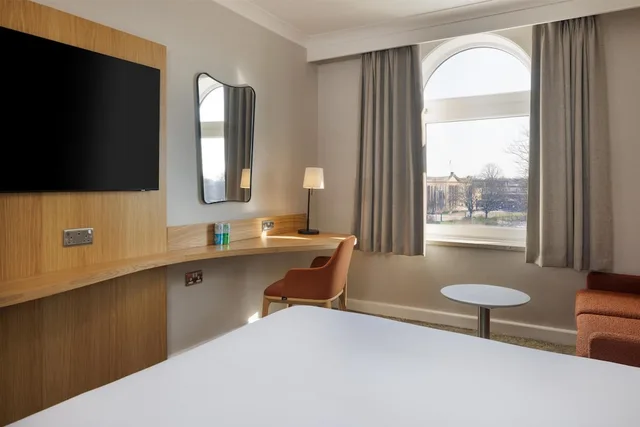 Double Room with Sofa Bed، Hilton York 4/10