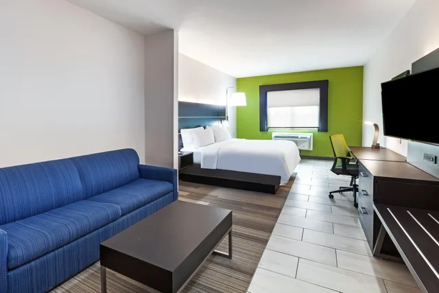Suite, King Bed, Accessible, Holiday Inn Express Suites Port Lavaca 1/1