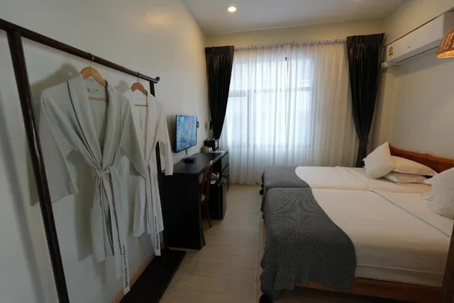 Premier, Twin Beds, Yolo Bangkok Boutique Hotel 4/8