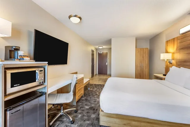 غرفة قياسية بسرير كوين لذوي الإعاقة، Microtel Inn Suites By Wyndham Timmins 1/10