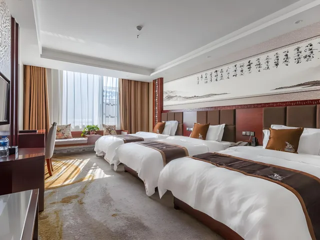 غرفة ثلاثية بثلاثة أسرّة، GreenTree Eastern Kunming Baiyun Road Tongde Square Hotel 1/2