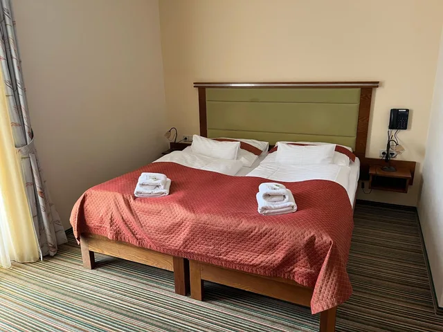غرفة ثلاثية، Parkhotel Forest 1/3