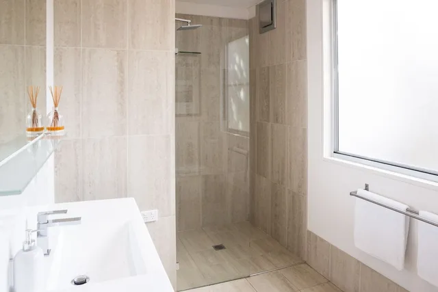 جناح غراند بسرير كوين، Bay Haven Lodge 3/3