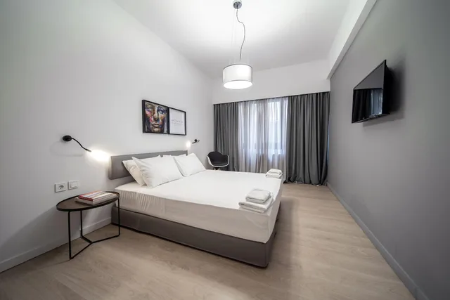 شقة فاخرة بشرفة بغرفتي نوم، Heritage Boutique Apartments 1/10