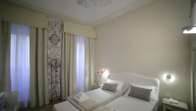 غرفة قياسية بسرير مزدوج، Hotel Renaissance 2/6