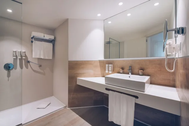 غرفة بريميوم عائلية بسريرين منفصلين بشرفة مع أريكة، Iberostar Selection Albufera Park 3/4