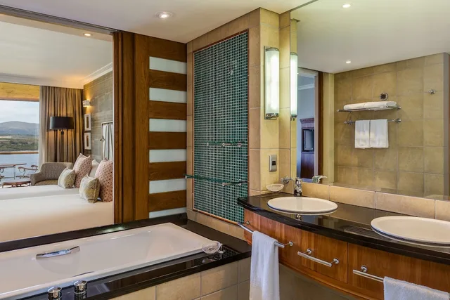 Premium, Deluxe, King Bed, Lagoon View، Arabella Hotel Golf & Spa 7/9