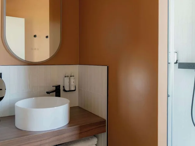 غرفة ديلوكس بسرير مزدوج، Hotel et Spa Fort St Laurent Lyon - Handwritten Collection 4/4