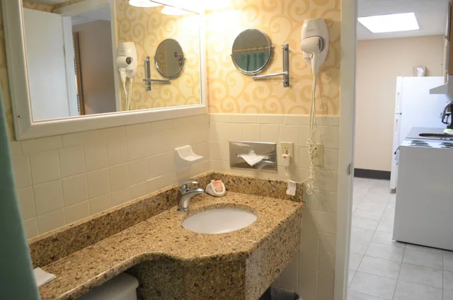 غرفة بسريرين كوين، Sun Viking Lodge 5/11