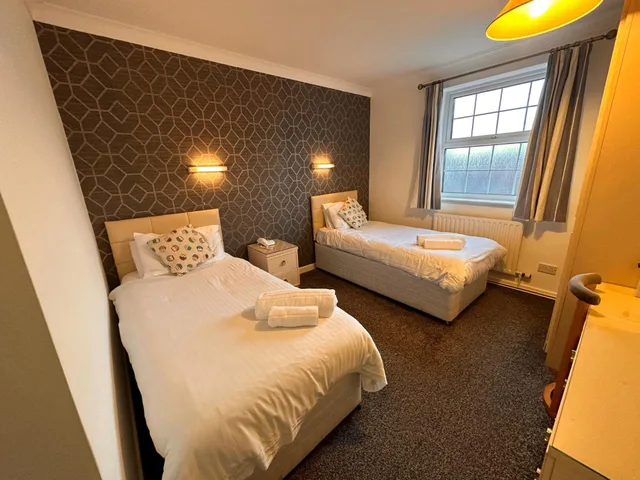 غرفة بسريرين منفصلين، Pine Lodge Hotel & Restaurant Mansfield 4/10