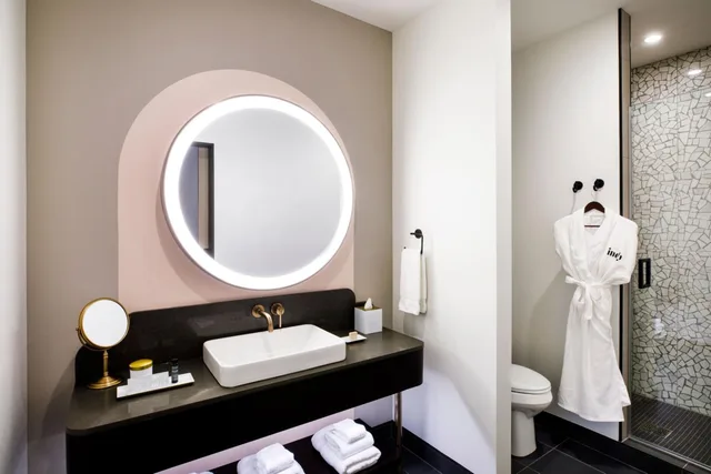 Deluxe, King Bed, Partial City View، Hotel Indy, Indianapolis, a Tribute Portfolio Hotel 4/4