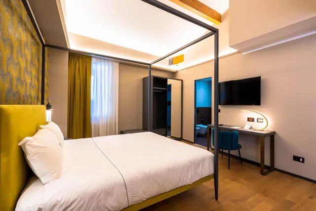 جناح جونيور ديلوكس، Touring Hotel Bologna 3/9