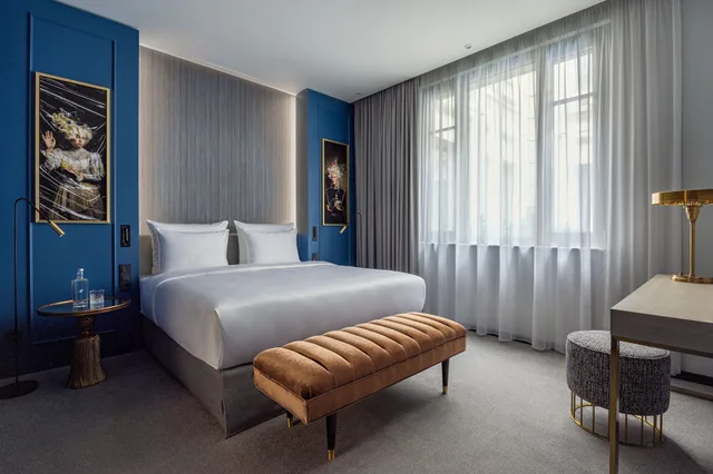 غرفة بسرير كينج، Hotel Luc Autograph Collection 1/3