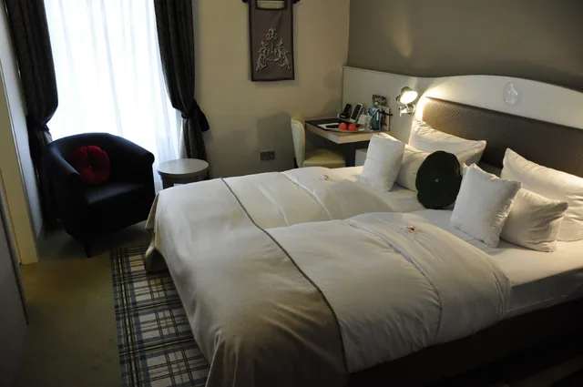 غرفة قياسية بسرير مزدوج في الملحق، Hotel Jagdschloss Kranichstein 1/1