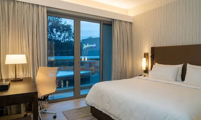 غرفة سوبيريور بإطلالة على المسبح، Radisson Blu Hotel Residence Nairobi Arboretum 6/10