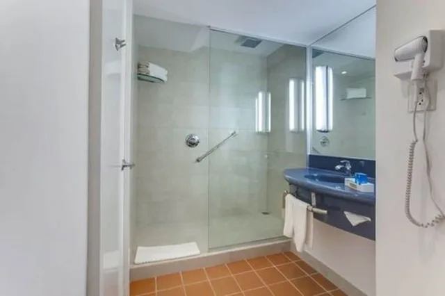 غرفة تنفيذية بسريرين مزدوجين، Novotel Monterrey Valle 6/7